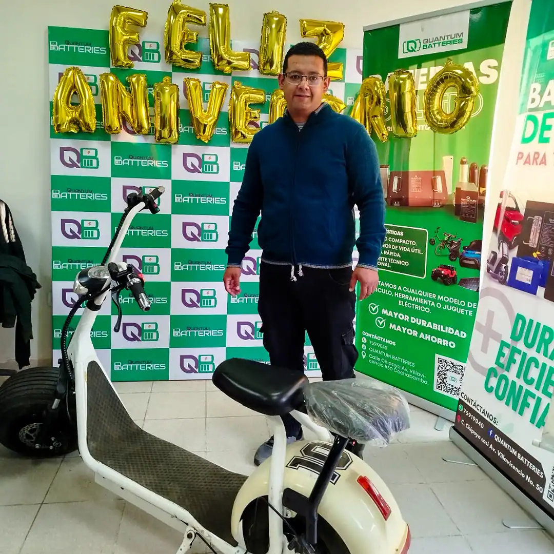 Cliente con bateria QB para moto electrica modelo City Coco